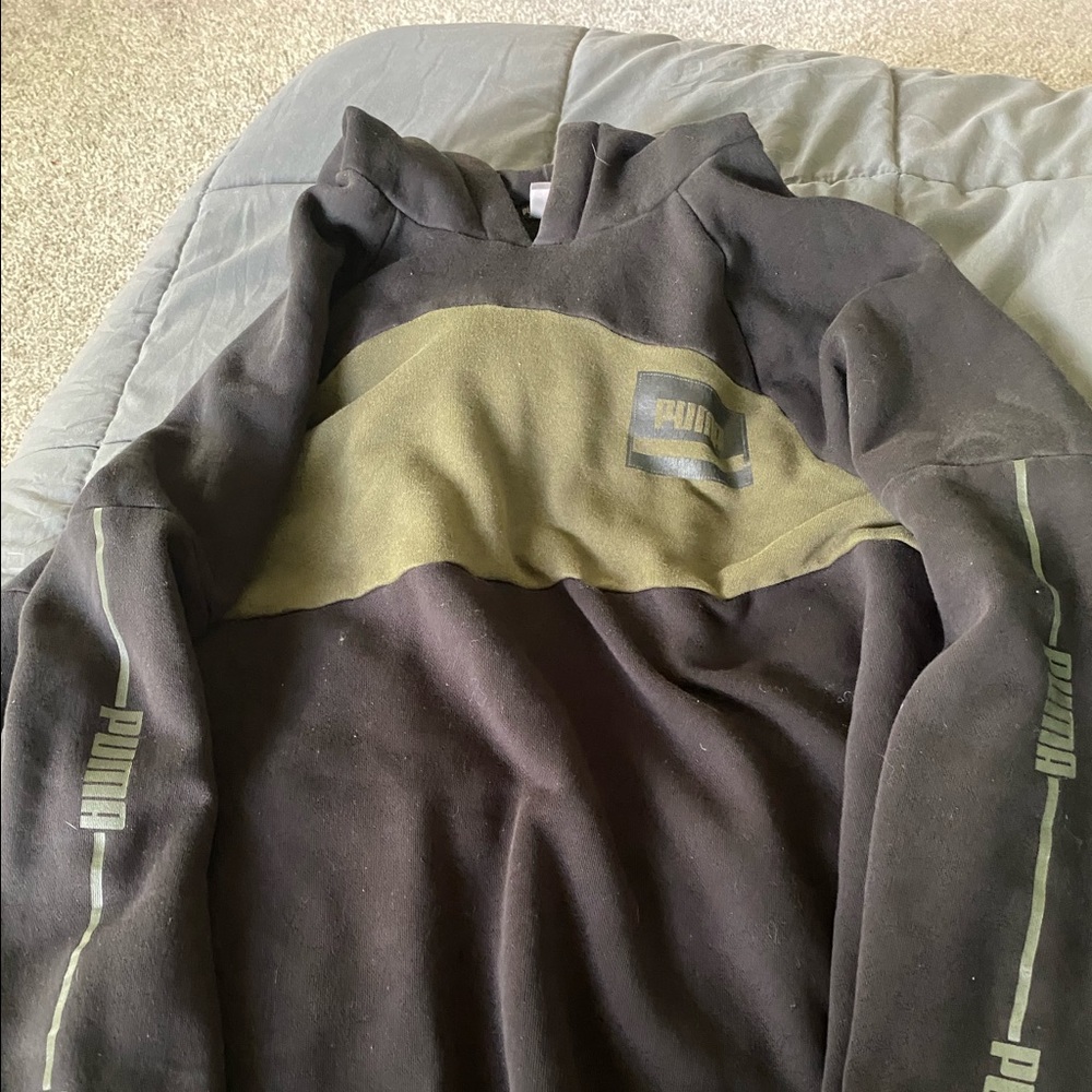 Super comfortable puma sweatshirt!